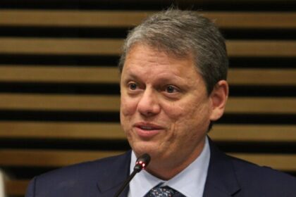Tarcísio reafirma confiança nas urnas e pede foco em propostas após fala de Flávio Bolsonaro 14 ocrente 1784776142