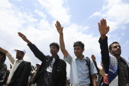 Houthis atingem petroleiros sauditas e pressionam cotação do petróleo no Mar Vermelho 6 ocrente 1784810347