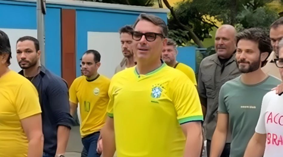 Sob ameaças de morte, Flávio contrata escolta e aumenta vigilância em casa 2 ocrente 1784818448