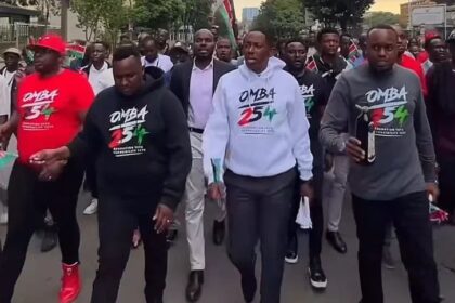 Jovens conduzem marcha de oração no centro de Nairóbi e declaram: “O Quênia pertence a Jesus” 20 ocrente 1784827460