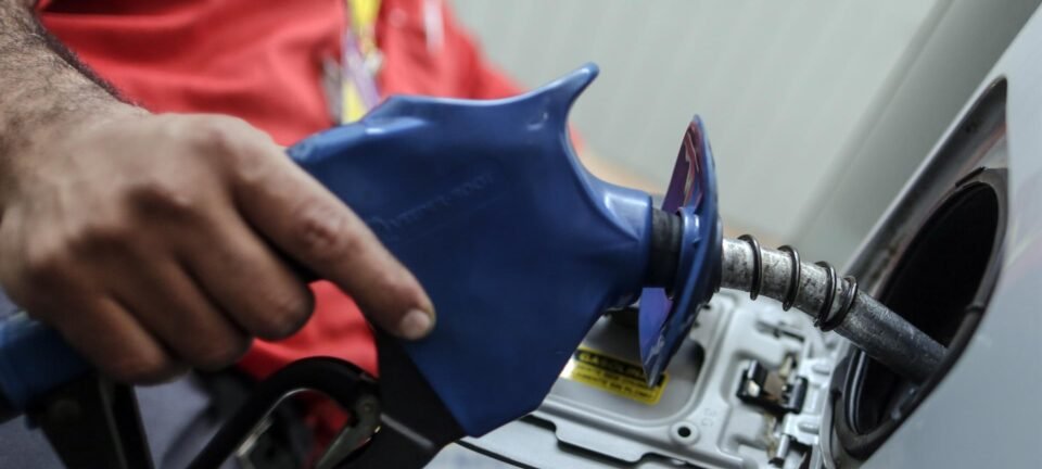 Governo estende por 30 dias subsídio de R$ 0,44 por litro da gasolina 2 ocrente 1784862548