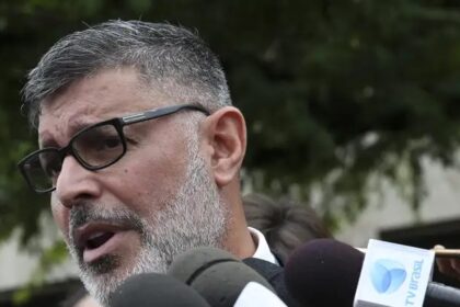 Defesa de Bolsonaro chama de “insinuação teatral” suposta ligação de Frota e nega qualquer contato 16 ocrente 1784894968