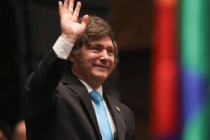 Milei desembarca no Brasil para endossar Flávio Bolsonaro e receber homenagem de Tarcísio 14 ocrente 1784933645