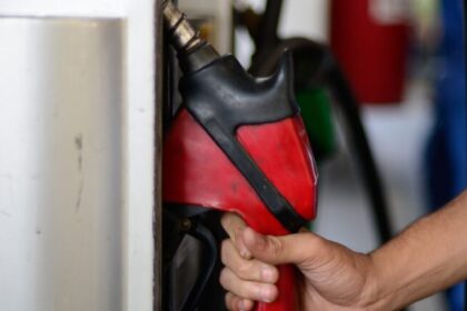 Governo mantém retirada gradual de subsídios e descarta voltar com ajuda de R$ 0,35 para o diesel 12 ocrente 1784938159