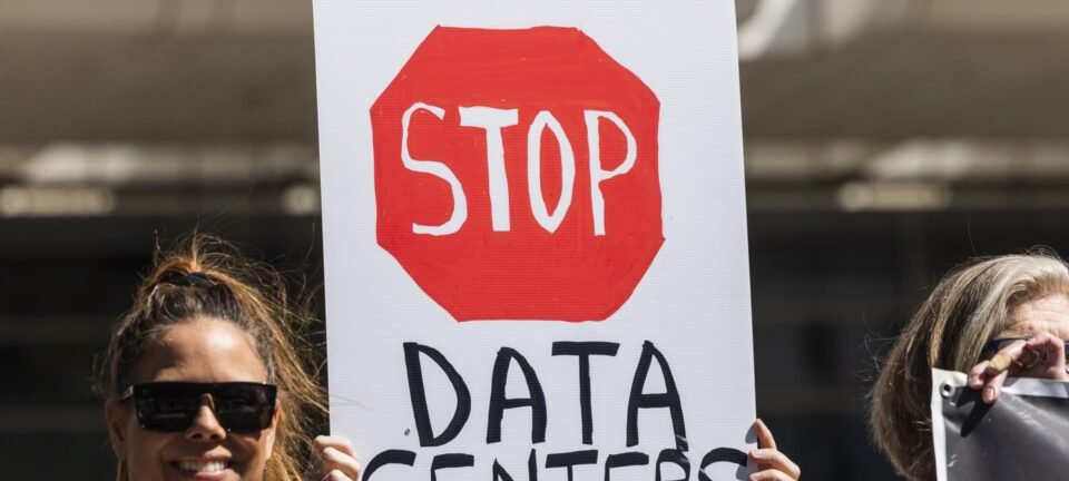 Pressão ambiental suspende 75 projetos de data centers nos EUA e acende alerta sobre liderança em IA 2 ocrente 1785092092