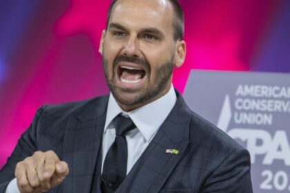 Green card consolida estadia de Eduardo Bolsonaro nos EUA e desperta comparações com dissidentes pró-democracia 12 ocrente 1785126245