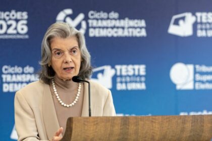 Cármen Lúcia defende blindagem da democracia brasileira contra pressões externas 20 ocrente 1785186549