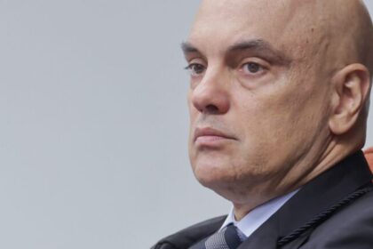 Moraes dá 15 dias para PGR se pronunciar após Flávio Bolsonaro faltar a depoimento na PF 18 ocrente 1785274752