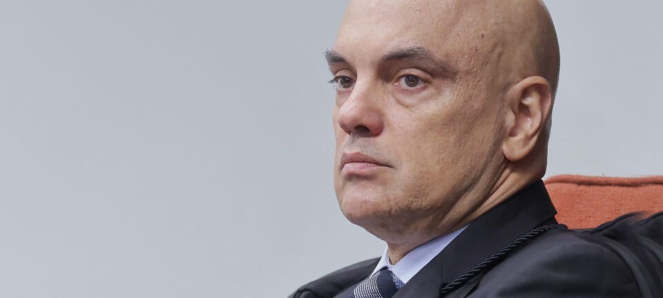 Moraes dá 15 dias para PGR se pronunciar após Flávio Bolsonaro faltar a depoimento na PF 2 ocrente 1785274752