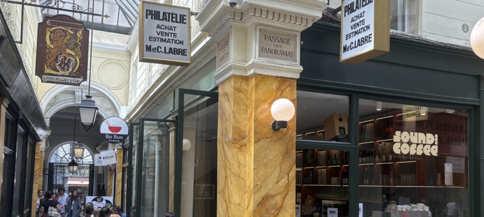 Último refúgio da filatelia em Paris: Passage des Panoramas luta contra avanço de restaurantes 2 ocrente 1785335957