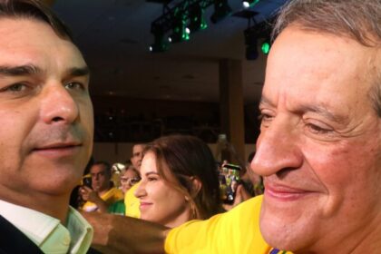 Valdemar Costa Neto defende que Flávio Bolsonaro só participe de debate com presença de Lula 10 ocrente 1785337739