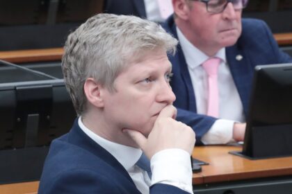 Justiça confirma imunidade parlamentar e rejeita ação do PT contra Marcel Van Hattem 18 ocrente 1785343139