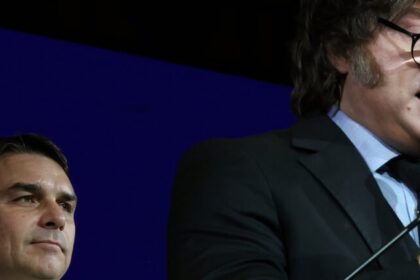 Caiado acusa Flávio Bolsonaro de perder espaço para Milei e avatar de Jair em convenção do PL 12 ocrente 1785345844