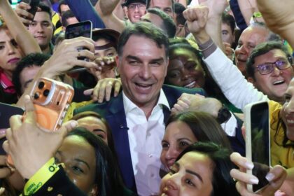 Flávio Bolsonaro abre vaquinha on-line e arrecada R$ 24 mil nas primeiras horas 10 ocrente 1785509647