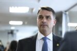 Flávio Bolsonaro critica falta de estrutura da PF em apuração que mira Lulinha 3 ocrente 1785537587
