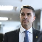 Flávio Bolsonaro critica falta de estrutura da PF em apuração que mira Lulinha 4 ocrente 1785537587