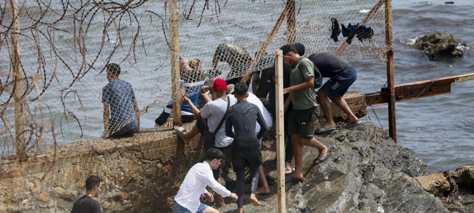 Espanha acelera repatriações em Ceuta; Itália e França reativam controles de fronteira 23 ocrente 1785541206