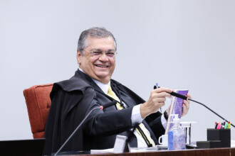 Decisão de Flávio Dino pode prejudicar investigações sobre Lulinha e enfraquecer Mendonça 4 55280126777 89b48375cf k