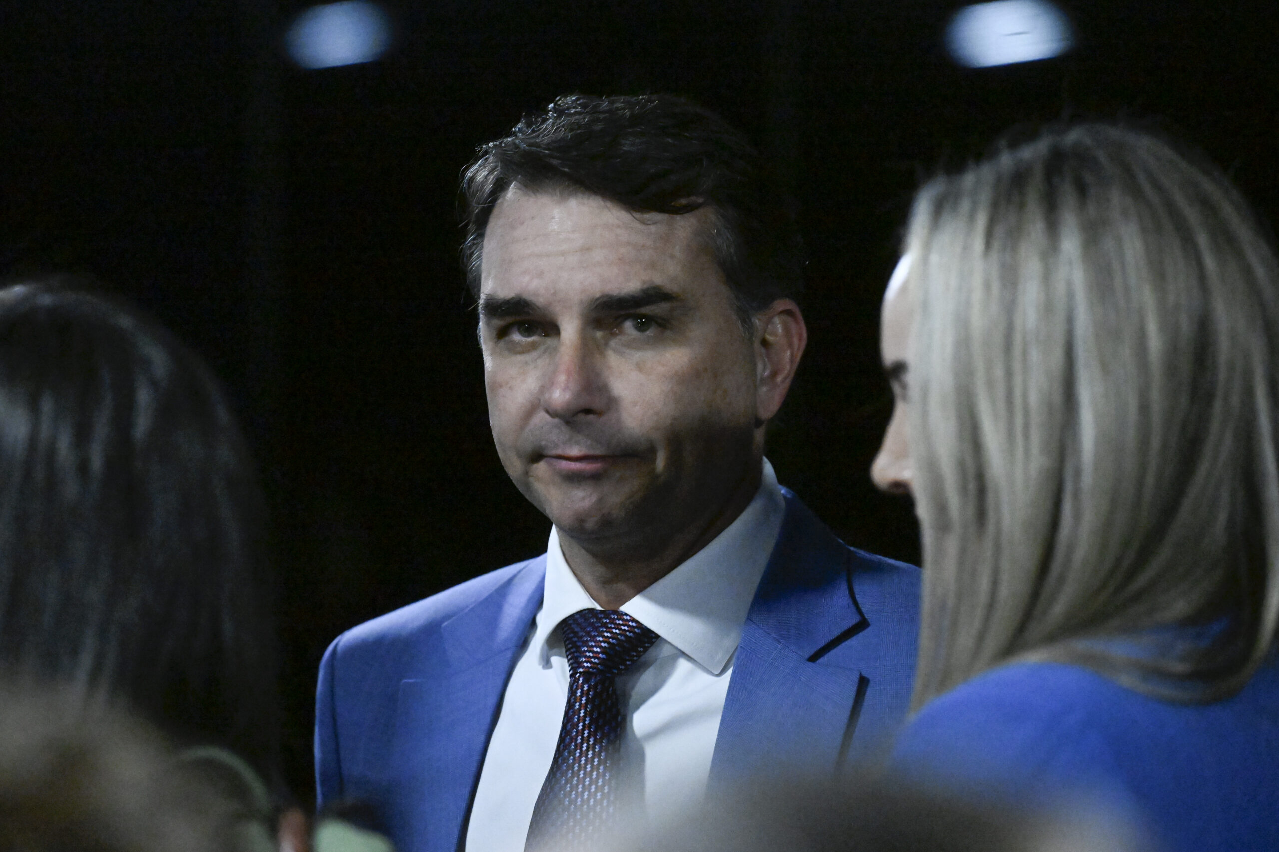 Flávio Bolsonaro é acusado de usar processos judiciais para intimidar cidadãos da internet 2 55326406542 21c6479095 o 1 scaled