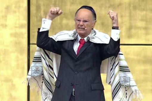 Controvérsia em torno da campanha da Igreja Universal que encerra no dia da eleição leva a denúncia no MPE 1 Edir Macedo lider fundador Igreja Universal
