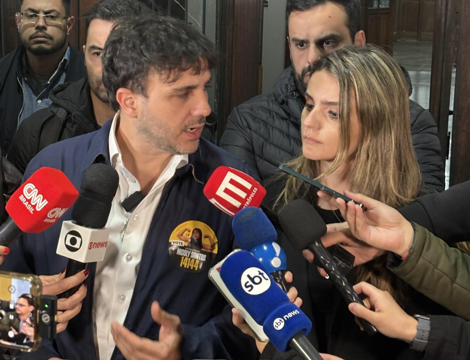 Suspeito de suborno à vereadora é libertado e coordenadora de campanha faz ironia: “Prendeu, soltou” 1 Sem titulo 11 scaled