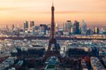 Relatório revela 40 crimes de ódio contra cristãos na Europa em julho 5 Torre Eiffel em Paris capital da Franca Foto Canva Pro
