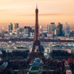 Relatório revela 40 crimes de ódio contra cristãos na Europa em julho 5 Torre Eiffel em Paris capital da Franca Foto Canva Pro