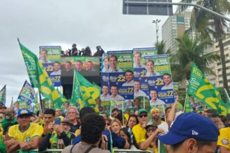 Ausência de Jair Bolsonaro marca o lançamento da campanha de Flávio em Copacabana 5 WhatsApp Image 2026 08 16 at 15.47.14