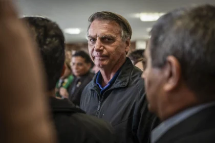 Moraes permite tratamento dentário a Bolsonaro, mas nega clínica da esposa de Flávio 6 bolsonaro