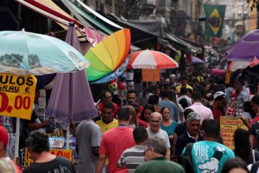 Comércio mobiliza campanha para postergar votação do fim da escala 6×1 8 comercio rua saara rio foto marcelo sayao efe 1