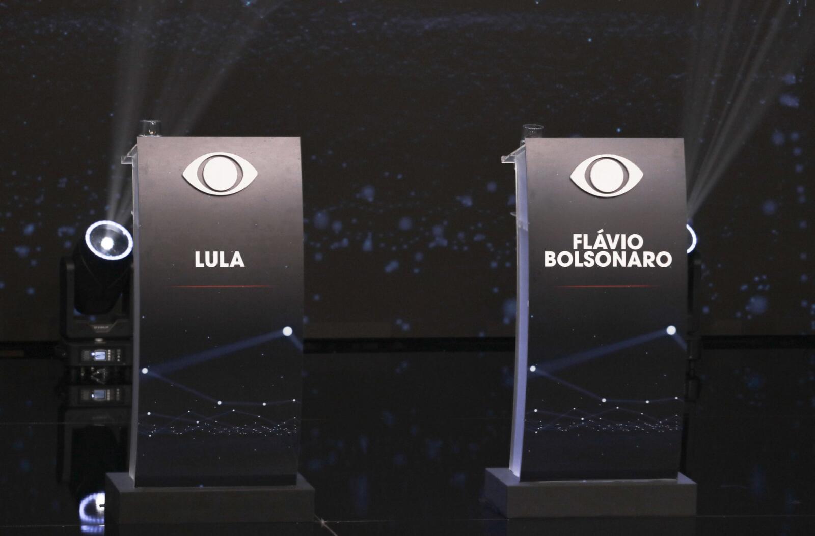 Próximos debates presidenciais na TV: ausências de Lula e Flávio Bolsonaro geram incertezas 1 debate band scaled