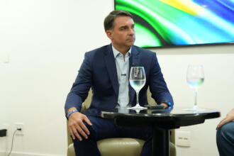 Flávio Bolsonaro promete indicar ministros do STF contrários a aborto e drogas 5 flavio stf