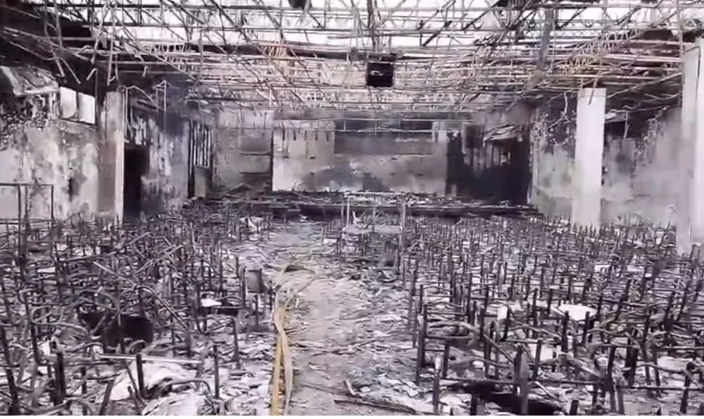 Incêndio devasta igreja da ADVEC em Recife, causando colapso no teto 2 image 8