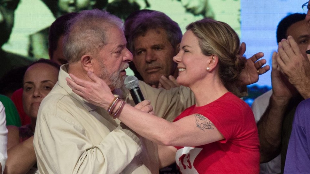 75 envolvidos na Lava Jato disputam eleições de 2026, incluindo Lula e Zé Dirceu 1 lula com gleisi foto divulgacao pt