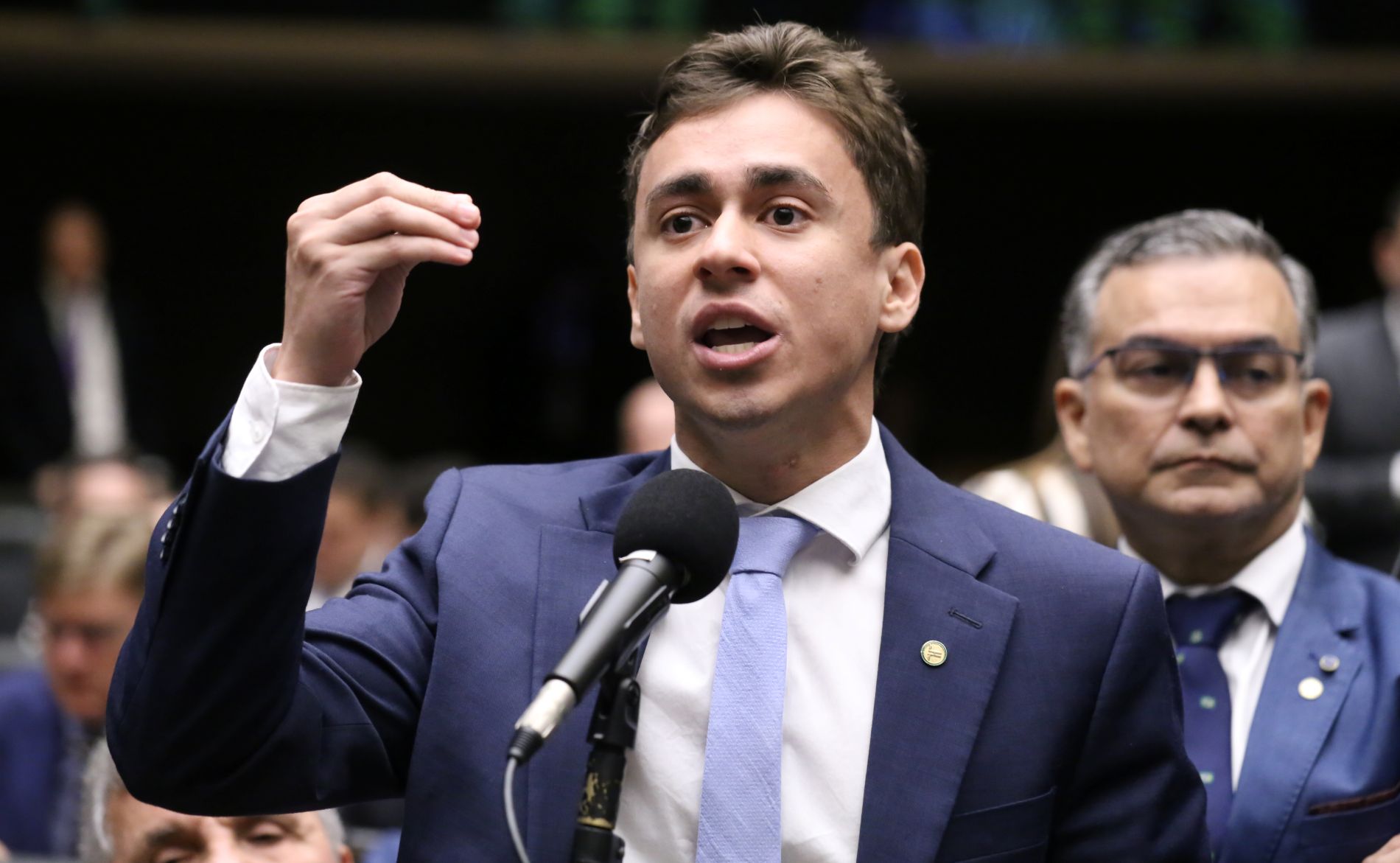 Brasil pode adotar medida similar à de Milei e reduzir salários de políticos em até 50% em caso de crise fiscal 2 nikolas