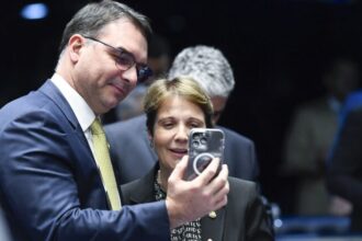 PL intensifica busca por vice para Flávio Bolsonaro após PP manter neutralidade 5 ocrente 1785555555