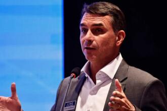 Flávio Bolsonaro defende relação com ex-banqueiro e questiona Lula sobre encontros secretos 6 plano de governo flavio bolsonaro