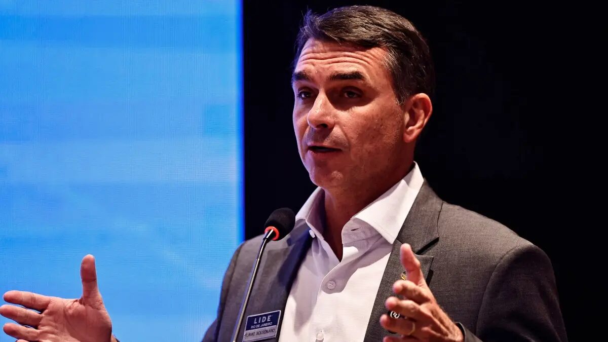 Flávio Bolsonaro defende relação com ex-banqueiro e questiona Lula sobre encontros secretos 1 plano de governo flavio bolsonaro