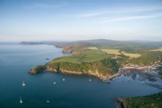 Tradução dos Evangelhos para o Dialeto de Pembrokeshire é Lançada em Festival Galês 5 traducao dos evangelhos em dialeto gales pembrokeshire
