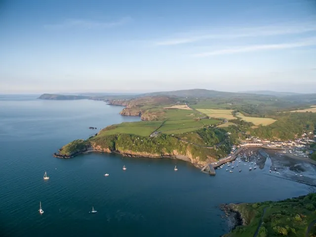 Tradução dos Evangelhos para o Dialeto de Pembrokeshire é Lançada em Festival Galês 2 traducao dos evangelhos em dialeto gales pembrokeshire
