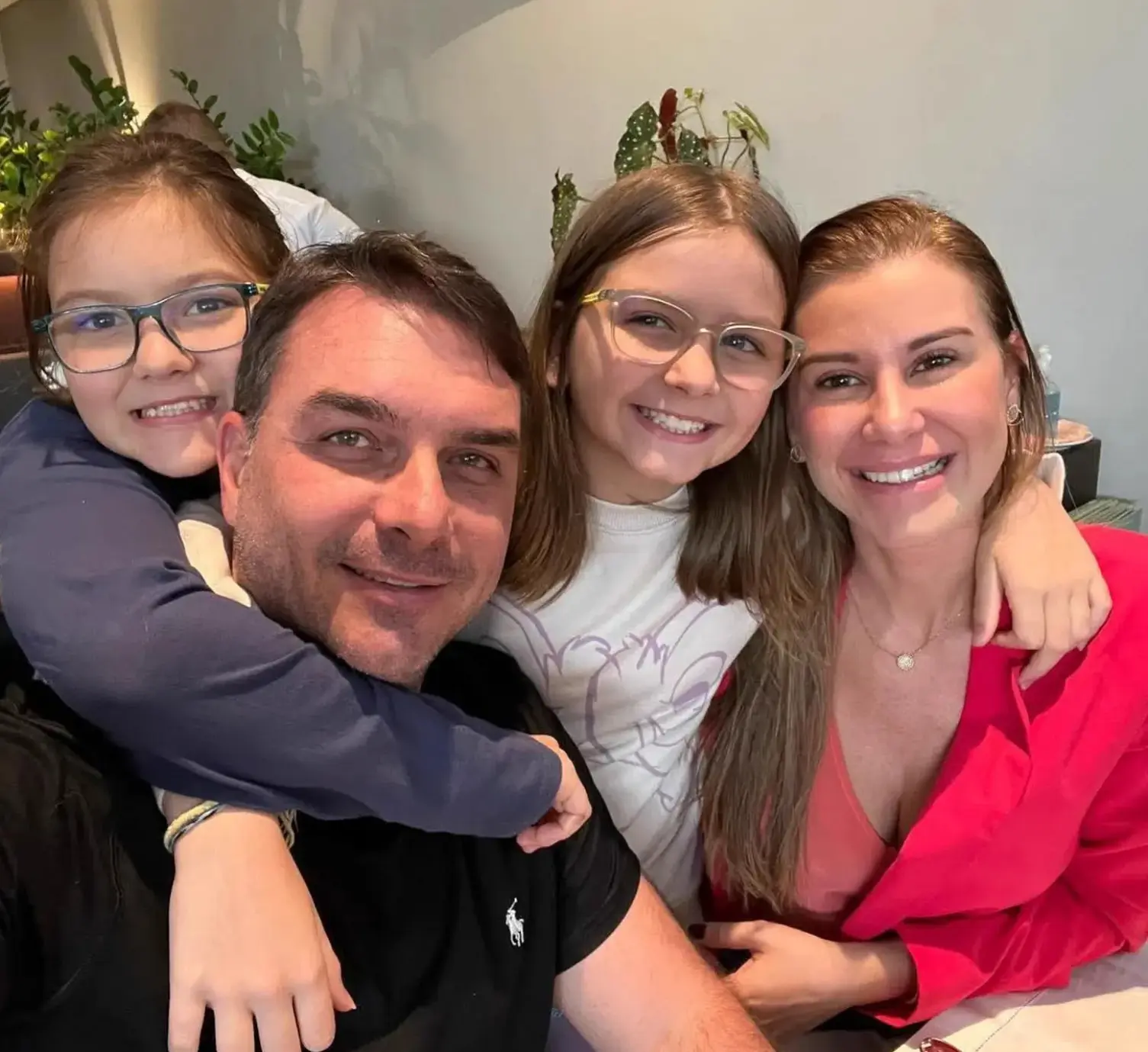 Flávio Bolsonaro é o único candidato a se opor ao aborto nas propostas de governo para 2026 1 1790700428307 e28a93ce9c45