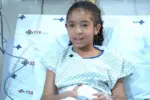 Menina sobrevive a ataque de abelhas e agradece a Deus por resgate heroico 15 275497760 safira agradecendo deus no hospital