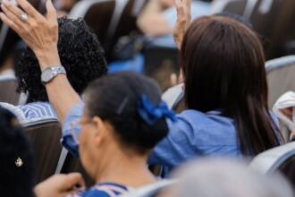 Brasil tem 87% da população cristã e número de ateus cresce três vezes, aponta Censo 2022 do IBGE 6 2795268550 evangelicos