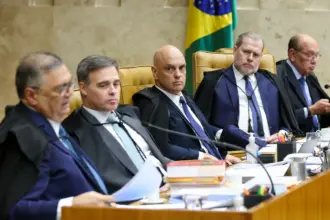 Gilmar Mendes e Flávio Dino criam tumulto no STF para proteger Moraes 6 55530641261 8e25050206 4k