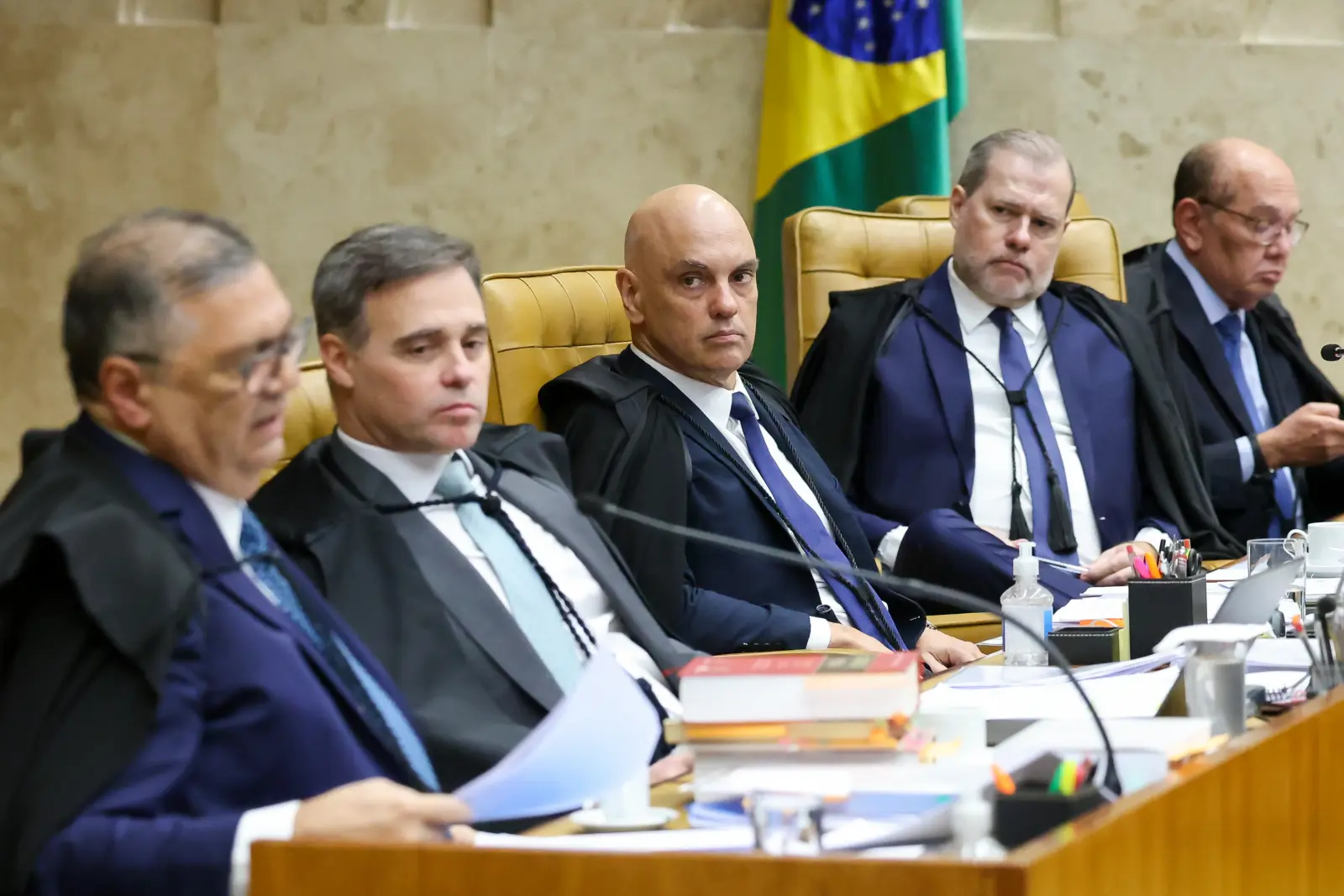 Gilmar Mendes e Flávio Dino criam tumulto no STF para proteger Moraes 1 55530641261 8e25050206 4k scaled