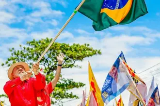 Lula enfrenta estagnação nas pesquisas eleitorais enquanto Flávio Bolsonaro avança 6 55550744470 e1ff74b55a c 533x568.jpg
