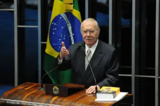José Sarney permanece internado em SP para tratamento de pneumonia 8 941168 sarney.jpg