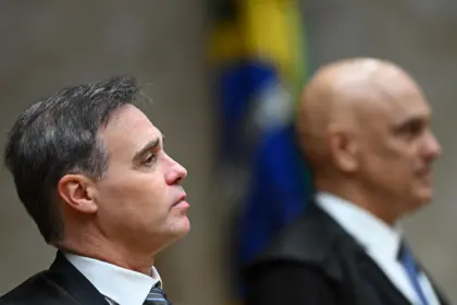 Mendonça diz que liberação de celular de Vorcaro pode prejudicar investigações e julgamento no STF 6 Andre Mendonca x Alexandre Moraes