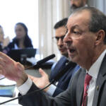 Senado avança com PEC do fim da escala 6x1 apesar de crise envolvendo Moraes 3 Aziz CCJ