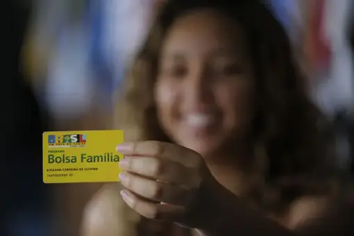Controvérsias sobre o Bolsa Família: aumento e número de beneficiários em debate 8 Bolsa Familia.jpg